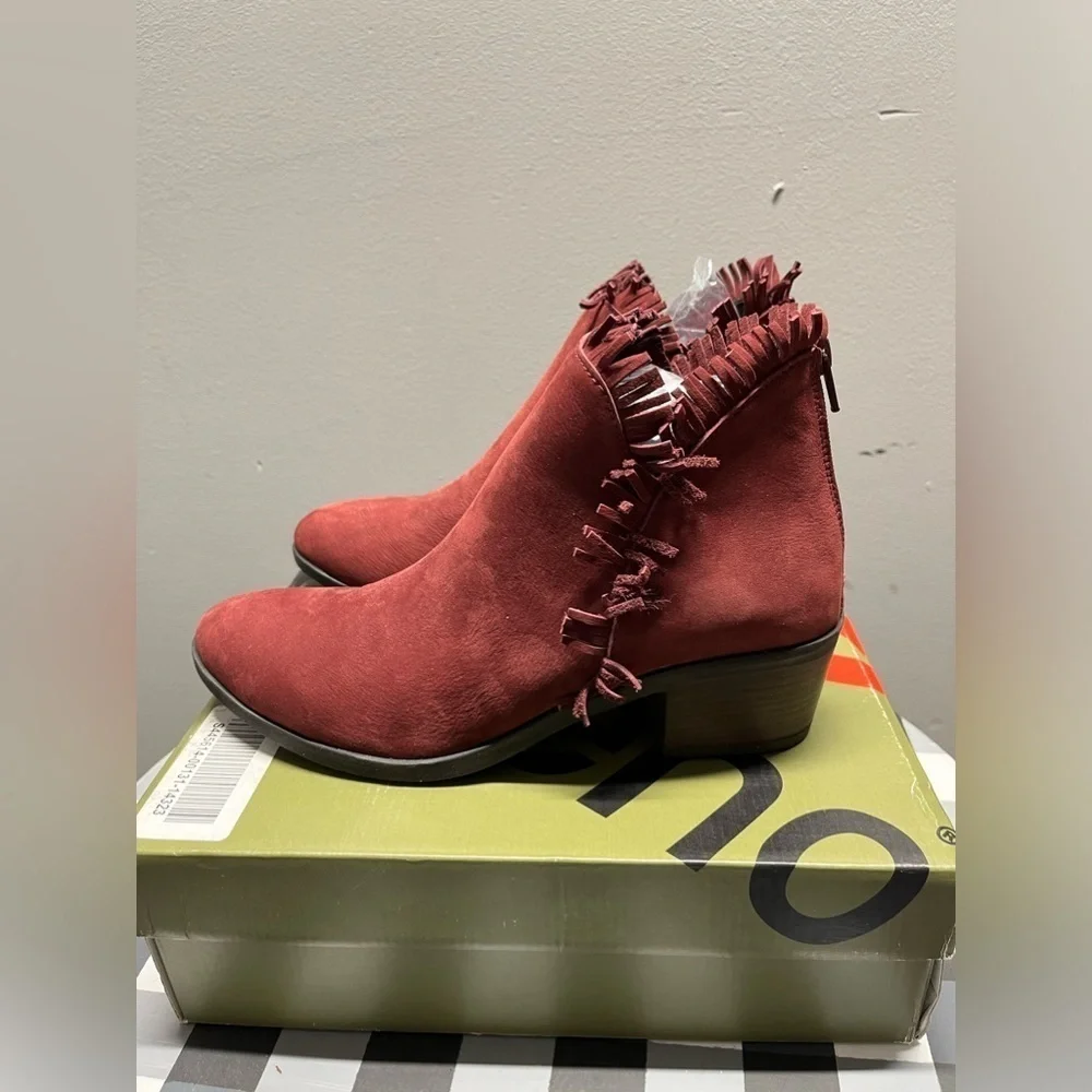 Women’s Bueno Ankle Boots - Picture 2 of 4